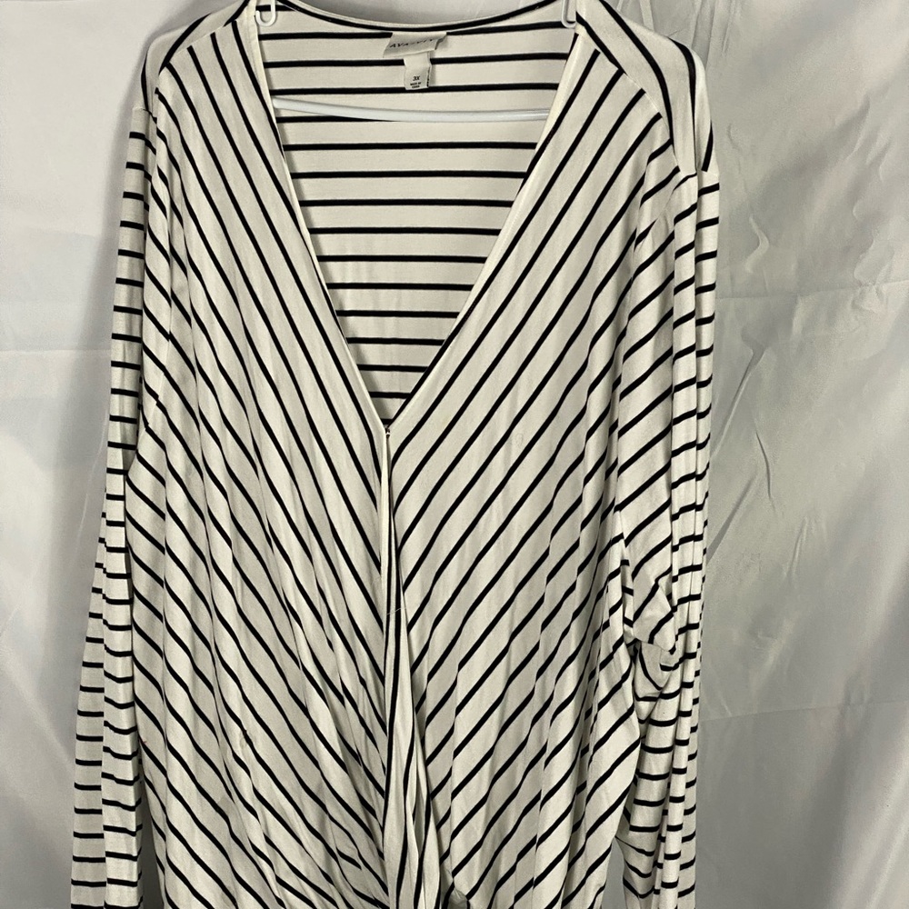 Light weight stretch knit top. Good worn condition